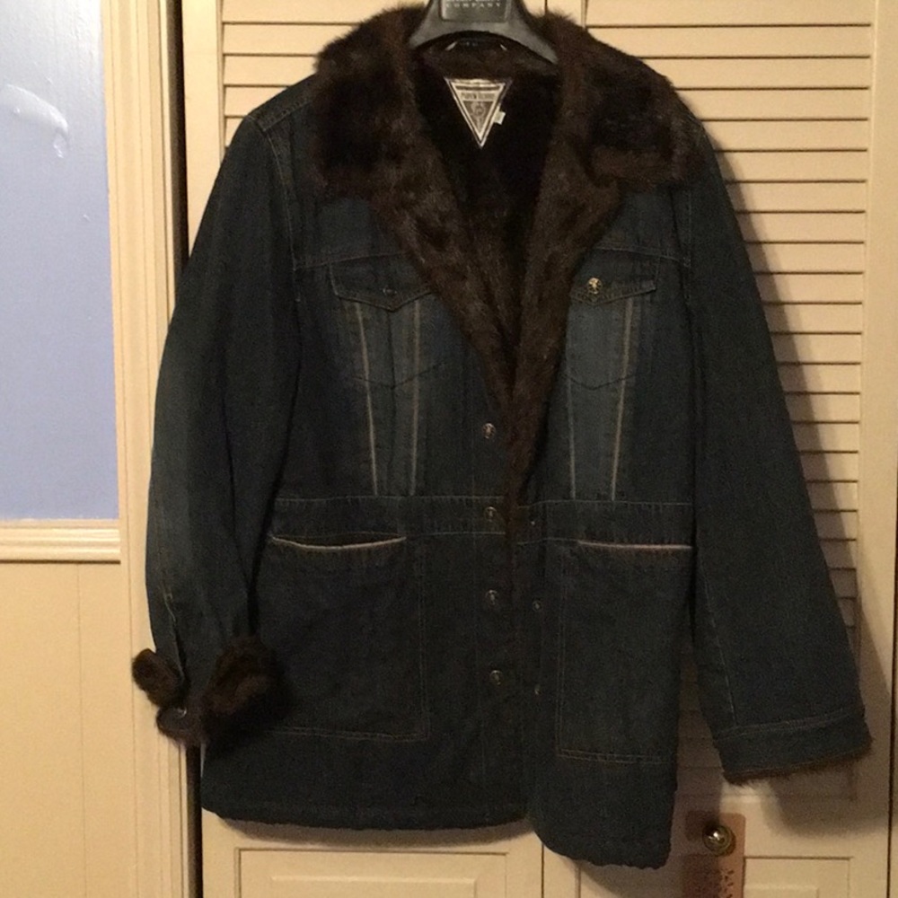 EUC,MARTIN RICHARDS,JEAN JCKT WITH FAUX FUR, FAUX FUR ON CUFFS. CAR COAT LENGTH